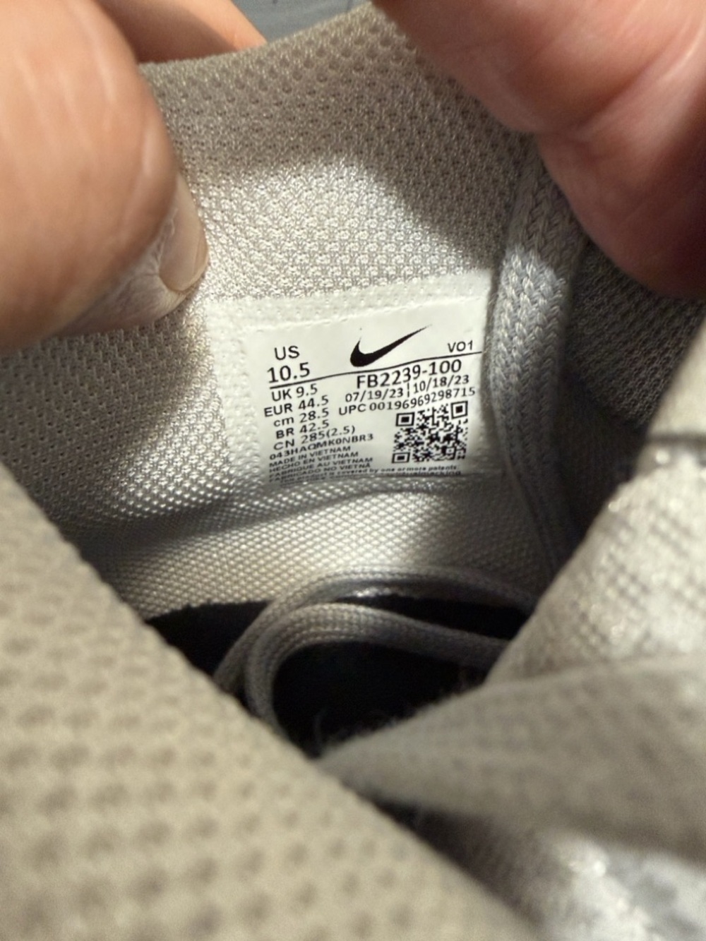 Nike LeBron James Witness VIII White Light Grey Black FB2239-100 Men's Size 10.5 - Picture 3 of 9